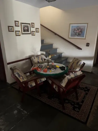 Mesa com 4 cadeiras
