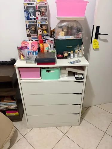 Cômoda Branca com 4 gavetas
