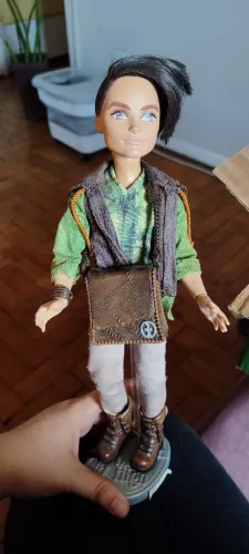 Boneco ever after higth Hunter Huntsman