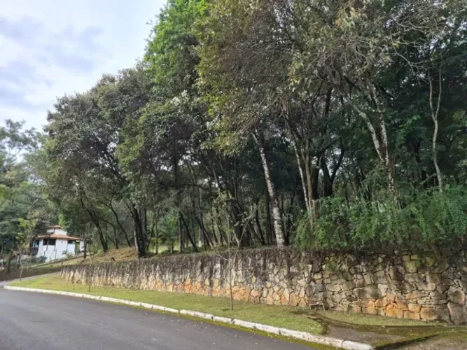 Lote com 1058m Condomínio Jardins - Brumadinho/MG