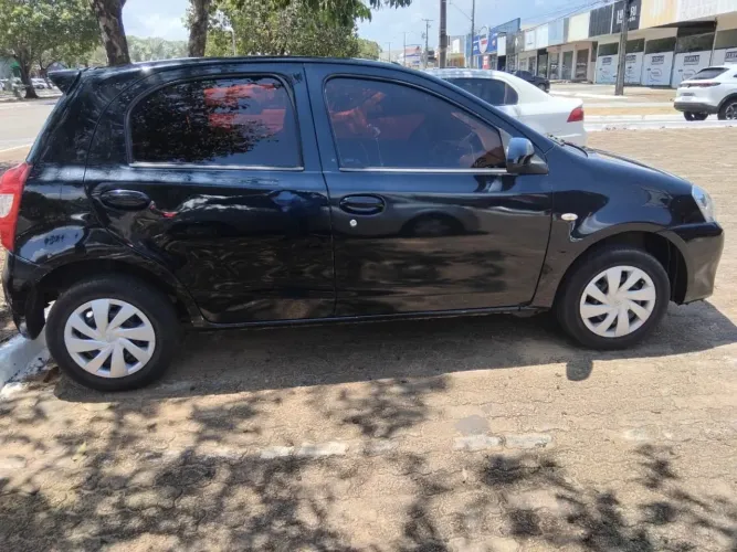 Toyota Etios X 1.3 Flex 16V 5P Mec. 2014