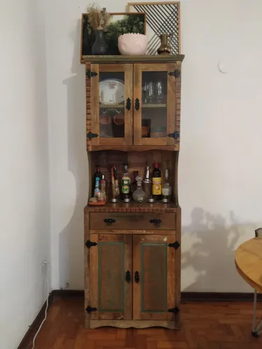 Cristaleira madeira demolição 