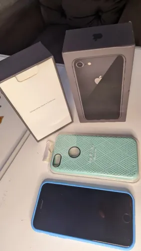 iPhone 8 Preto em Perfeito Estado Original + Caixa + 2 Capinhas
