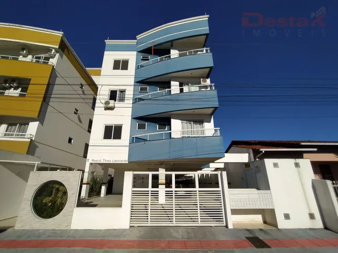 Apartamento no Bairro Serraria - São José