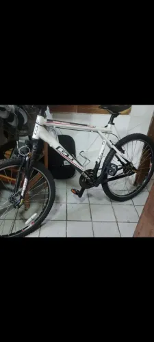 bicleta aro 26 de alumínio toda em ordem