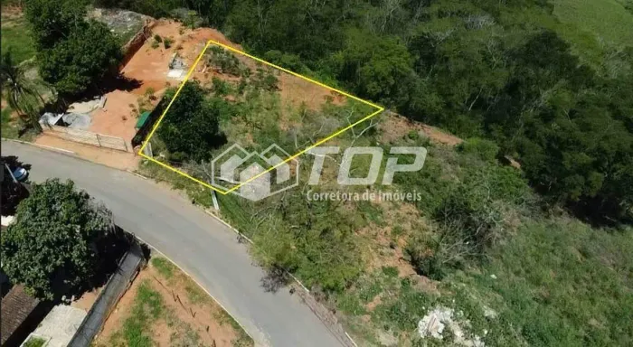 Terreno com 730,00 m² no Bairro Coramara