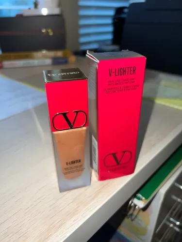 novo iluminador / primer da valentino v-lighter com ácido hialurônico