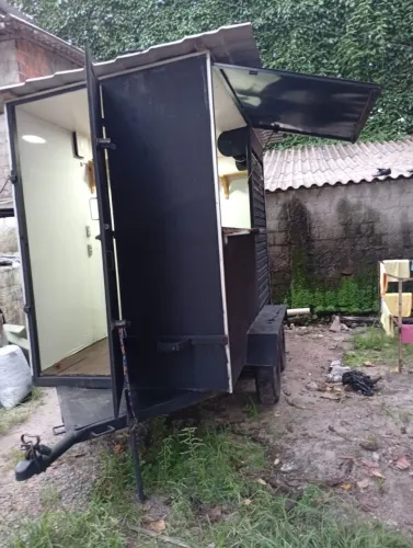 Trailer a venda