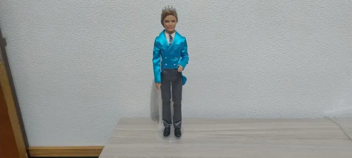 Boneco Ken Príncipe Liam Barbie Pop Star - Mattel
