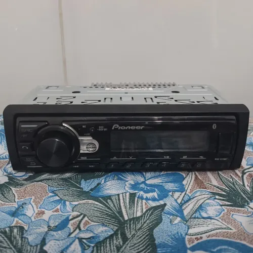 Pioneer MVH-S235BT 