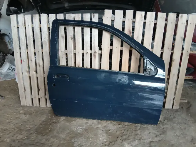 Porta lado direito (Palio 2 portas ou Strada 2 portas) ano - 1996 a 2004