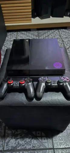 Ps4 com Fifa 26 + 1 jogo