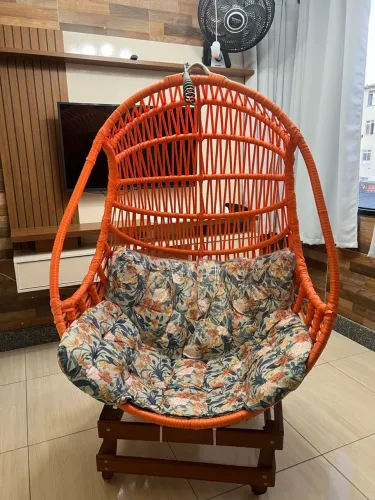Vendo cadeira d balanço suspensa bem conservada R$ 1650,00 reais