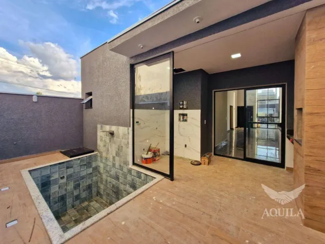 CASA TÉRREA COM PISCINA - 3 DORMITÓRIOS - 1 SUÍTE - GOURMET - SALA 2 AMBIENTES - CONDOMÍNI