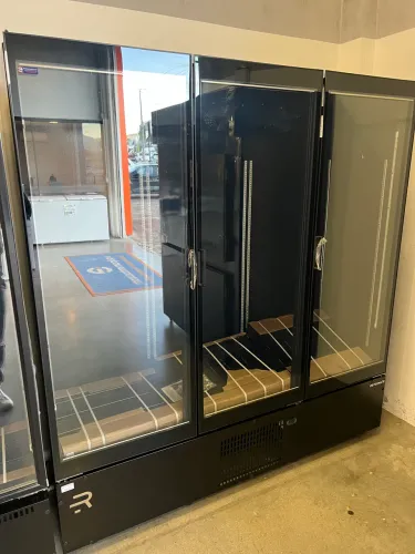 Cervejeira expositora 3 portas 1300 litros linha premium nova pronta entrega