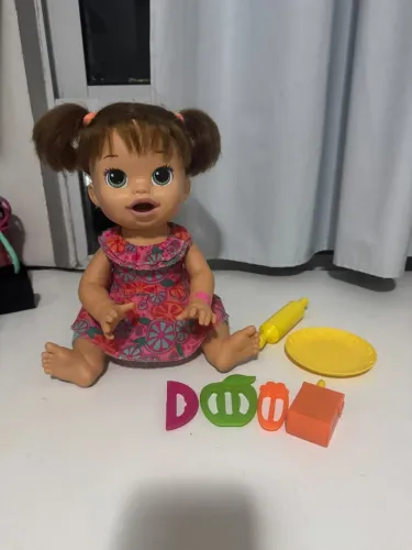 BONECA BABY ALIVE COMILONA MORENA