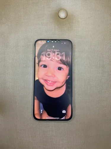 Vende iPhone 13 128GB rose 