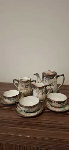 jogo de chá ou café vintage em porcelana japonesa Dragonware com relevo