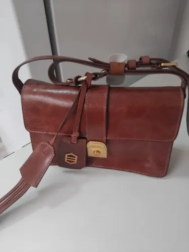 Bolsa tiracolo arezzo marrom estonada