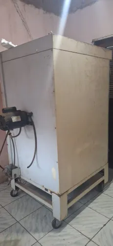 Vende-se Forno elétrico de Padaria e um Refrigerador