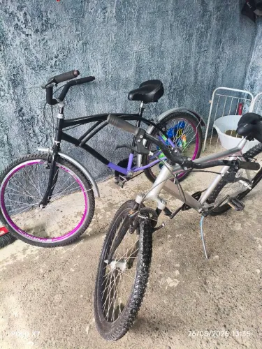 Bicicleta as 2 por 350$ pra hoje 