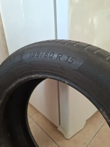 Pneu Michelin 185/60 R15 - Pouco Usado e Bem Conservado