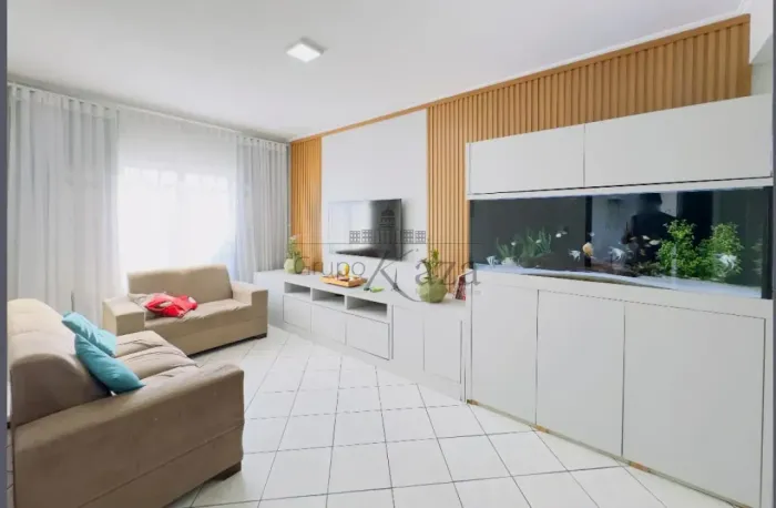 Casa Sobrado - Jacareí - Parque Santo Antônio - 3 Dormitórios - 263m² - Aceita Permuta.