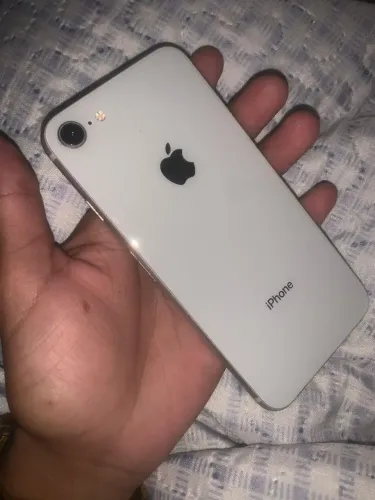 iPhone 8 comun 64gb