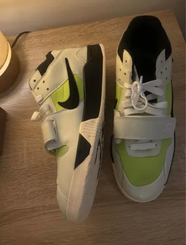 Tênis Nike jumpman travis scott verde e branco tamanho 41/42 novo nunca usado 