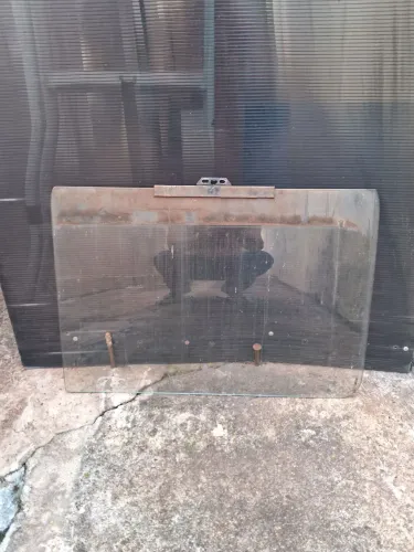 Vendo tampa da kombi e vidros.
