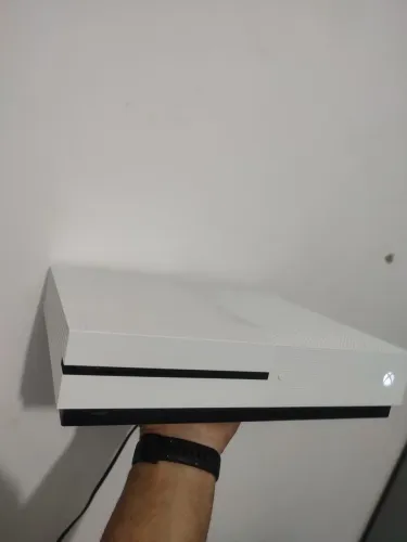 Vendo Xbox One S 1TB