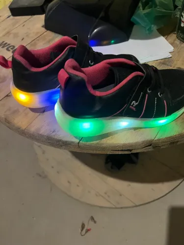 Tênis infantil de rodinhas com led