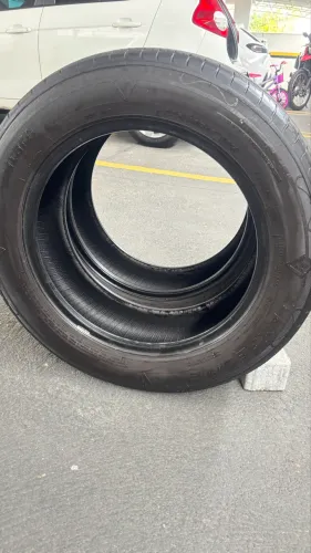 Pneus 225/60/17.