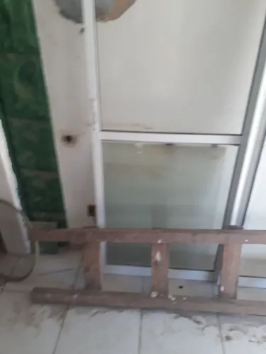 Porta de correr de alumínio branco 3 partes
