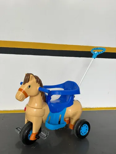 Triciclo Cavalo Calesita Potó 2 Em 1 Passeio