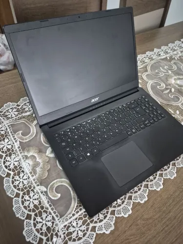 Notebook Acer 1TB(Cabo de carregamento funciona mais precisa trocar)