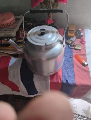 chaleira de alumínio