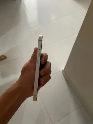 iPhone 16e