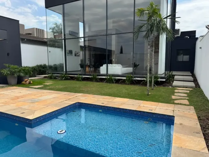 Casa térrea de alto padrão é venda no condomínio Primavera - Piratininga/SP
