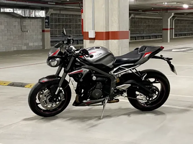 TRIUMPH STREET TRIPLE 765RS 