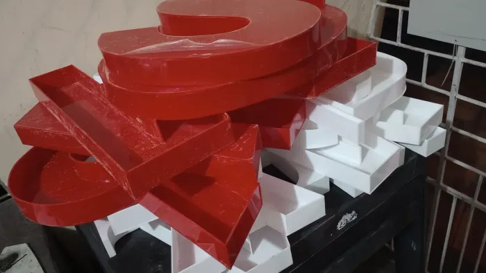 Fábrica de letras e placas ,fachadas, acrílico e acm