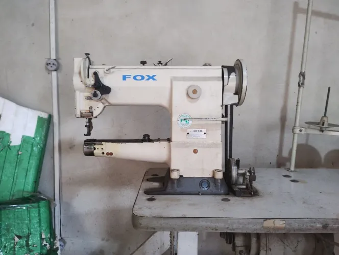 Máquina de costura de braço transporte triplo industrial da Fox