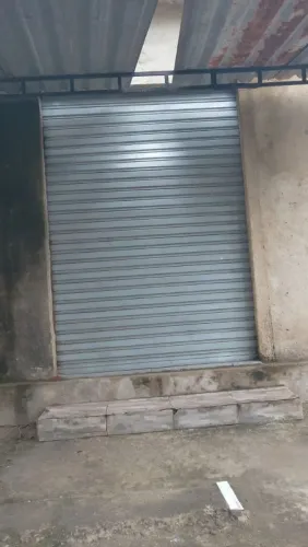 Vendo Três portas de aço