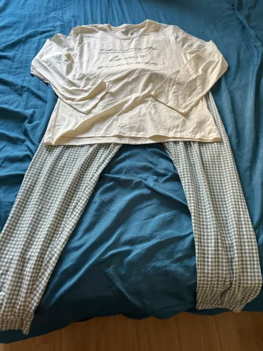 Pijama Riachuelo TAM GR bege e verde