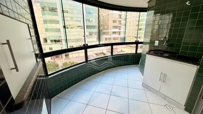 Apartamento mobiliado com vista para o mar, bairro Navegantes