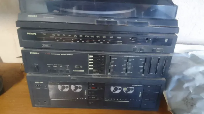 Aparelho de som Phillip,,Sem Caixa de Som,,,(no estado que está)