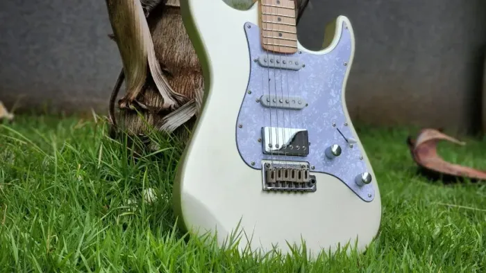 Guitarra Seizi KatanaTitanium (OPORTUNIDADE)