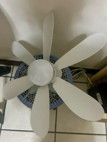 Luminária com ventilador