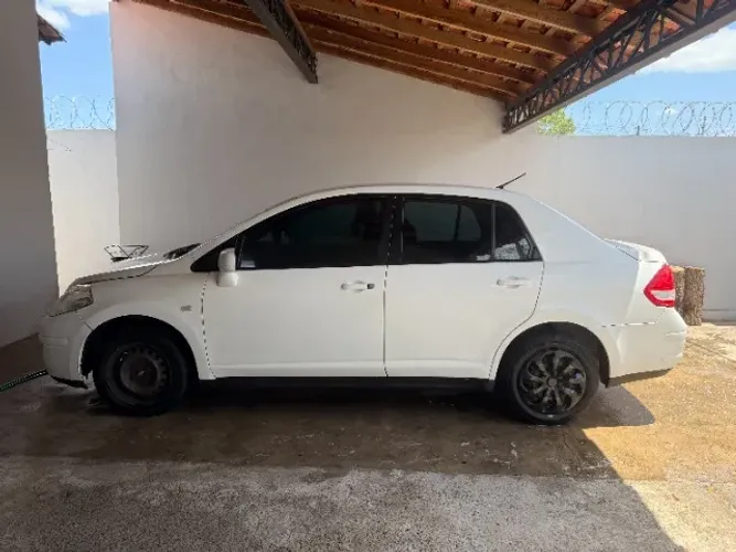 Nissan Tiida Sedan 1.8 16V Flex Fuel 4P 2012