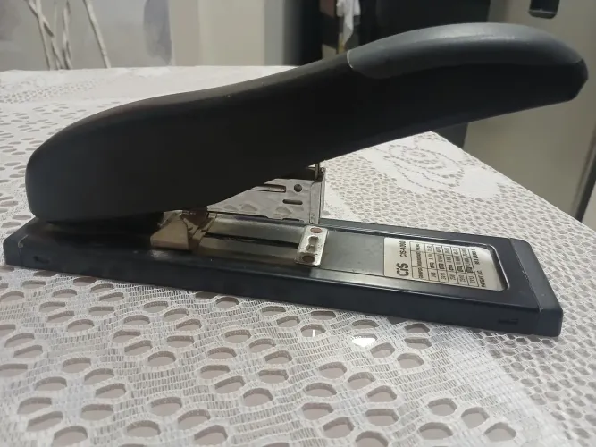 Grampeador profissional Cis 1000